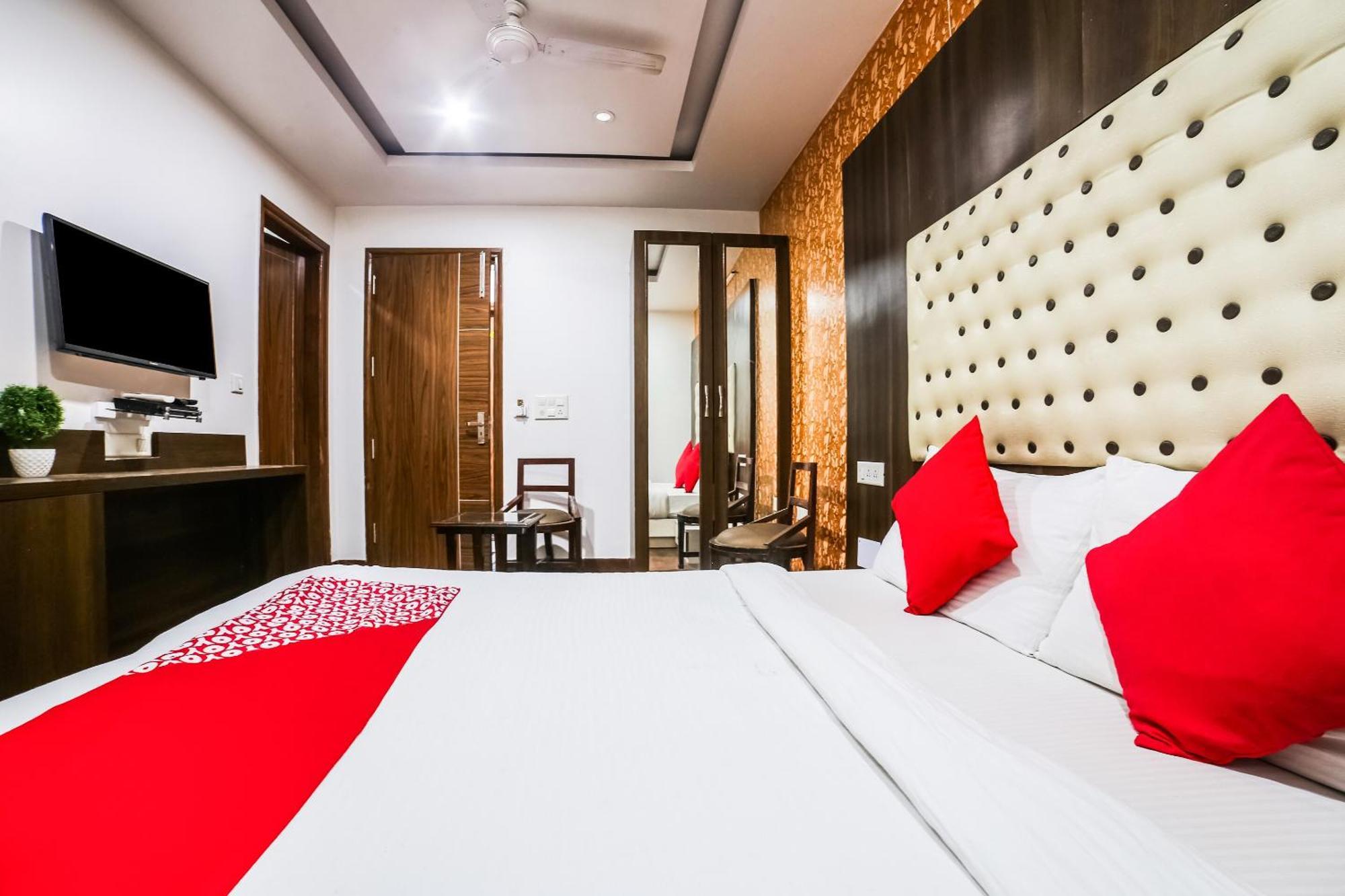 Hotel O Sehej Continental New Delhi Exterior photo