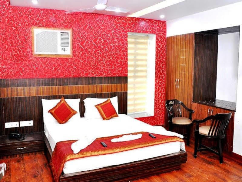 Hotel O Sehej Continental New Delhi Exterior photo