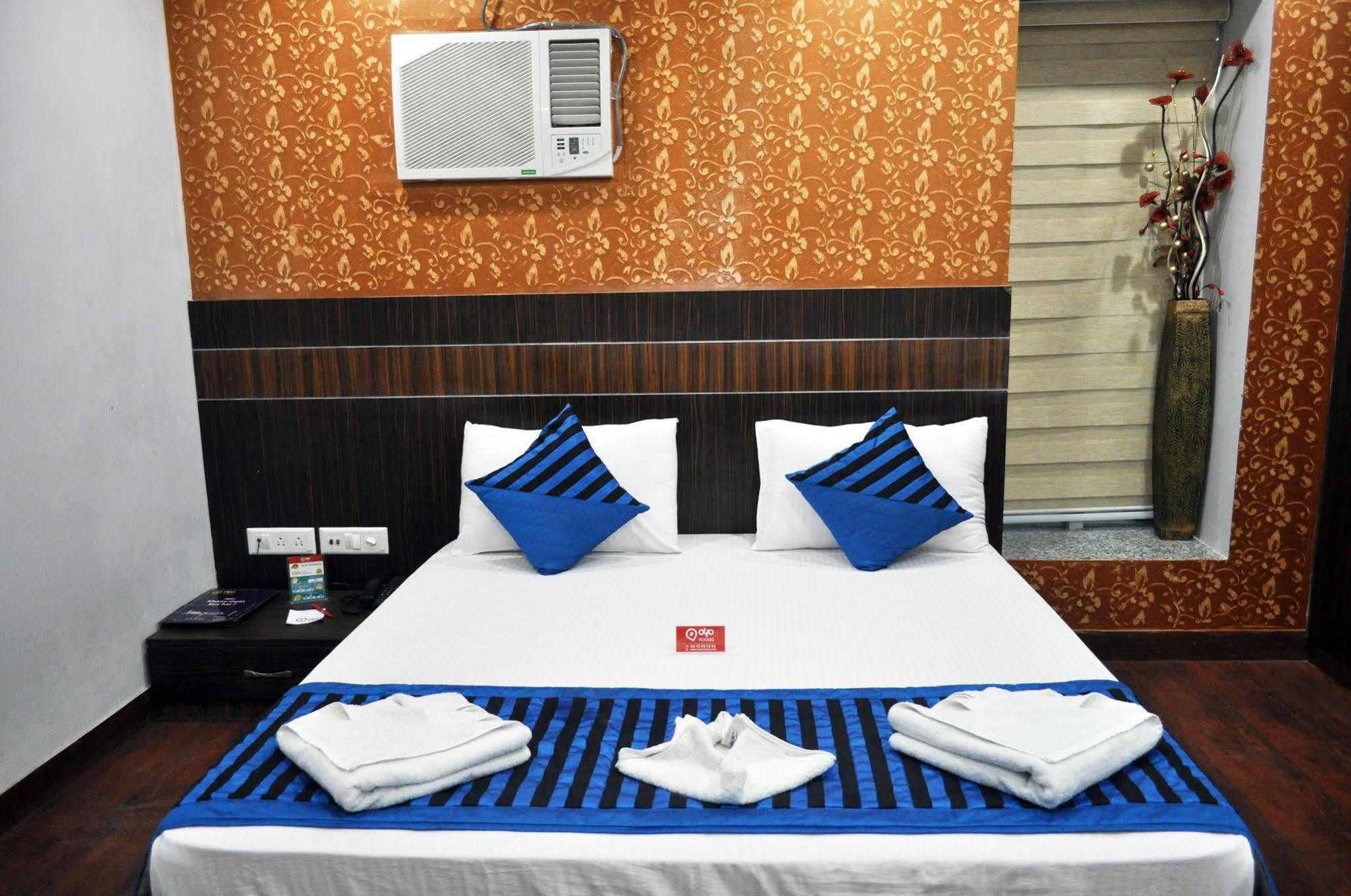 Hotel O Sehej Continental New Delhi Exterior photo